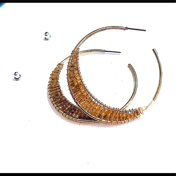 Beautiful Hoops with golden beaded Half Moon - Picture 1 of 4